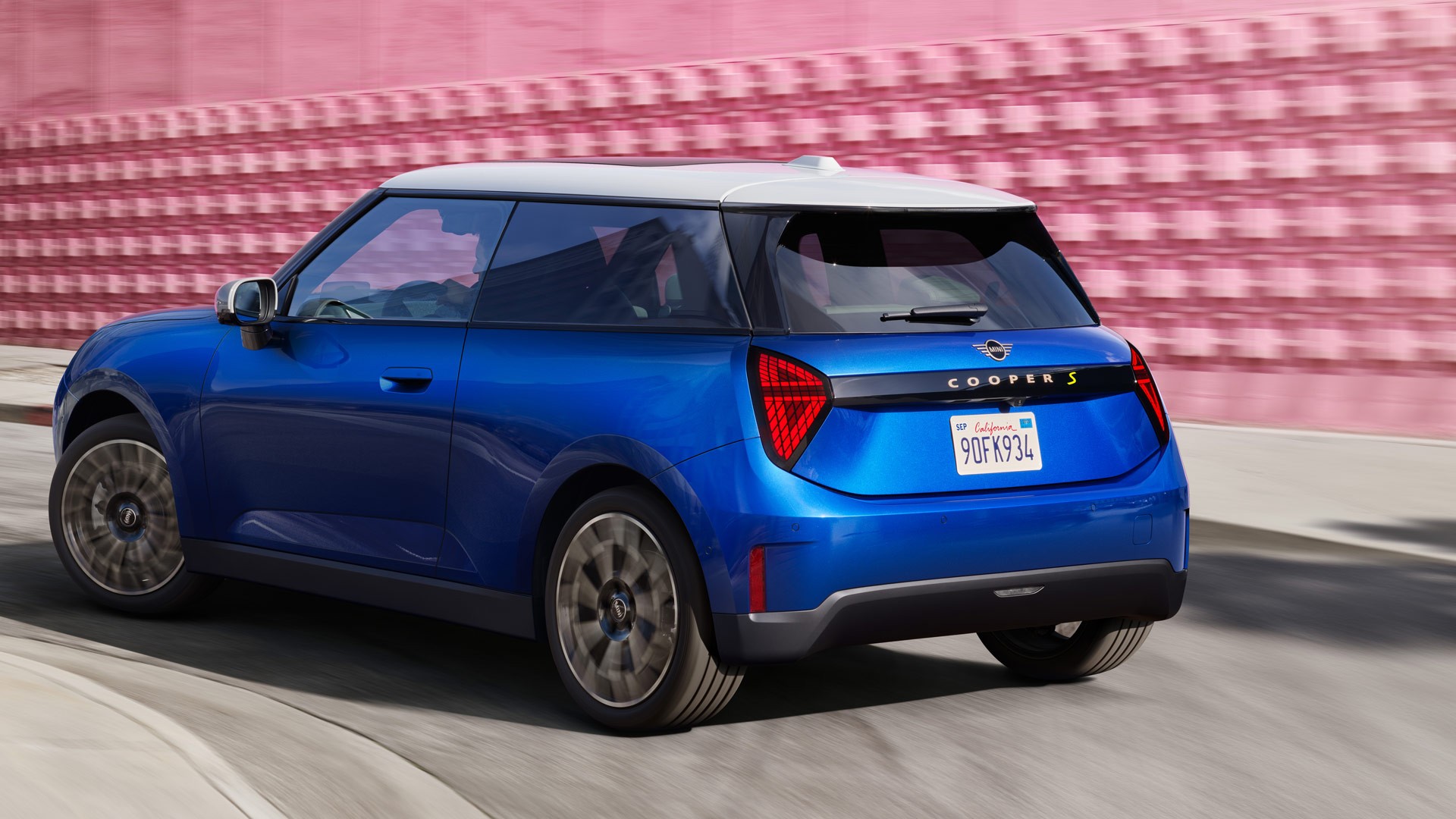 السيارة MINI الكهربائية بالكامل التشكيلة – التشكيلة - تجربة القيادة